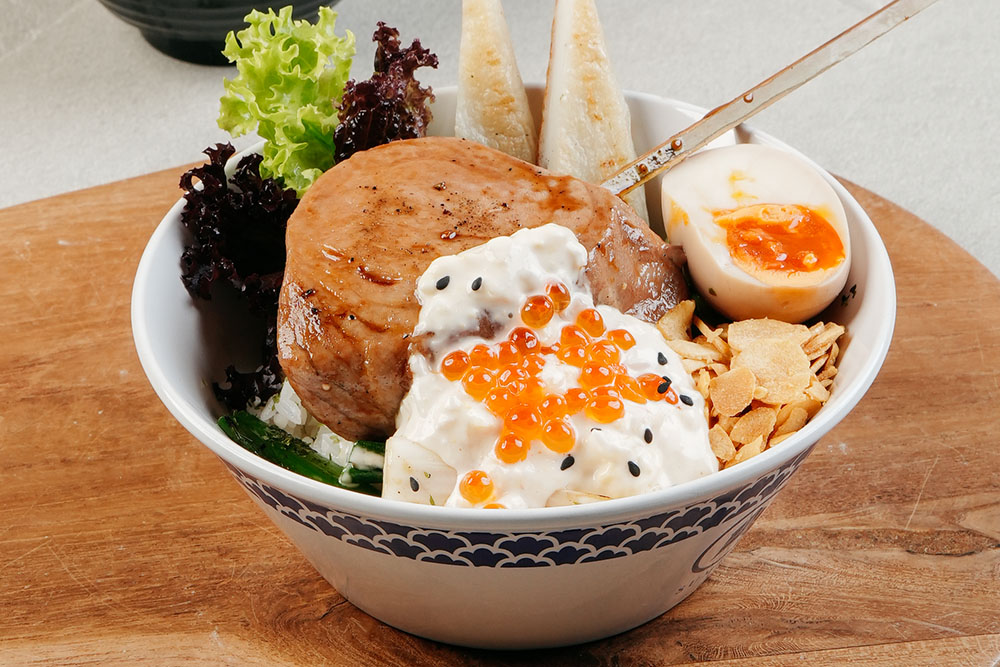 Rice bowl or noodle lover? A tempting lunch set awaits!