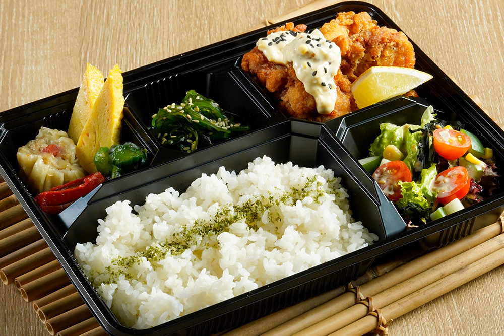 Special Bento for Enjoying with Family and Friends at SUMIBI