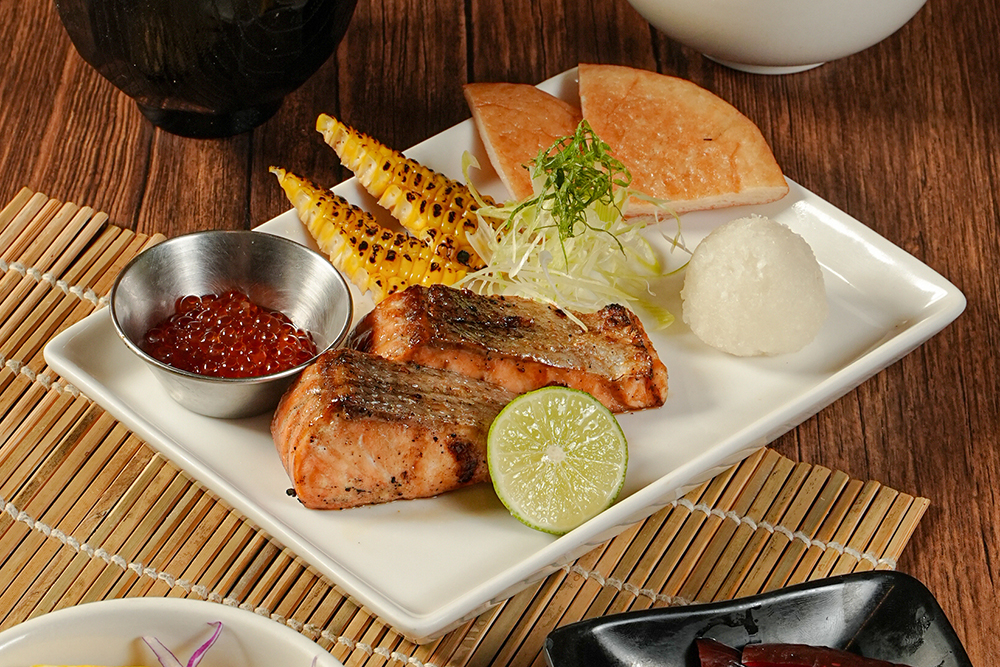 Grilled Fish Lunch — Savor the Aroma and Rich Flavor
