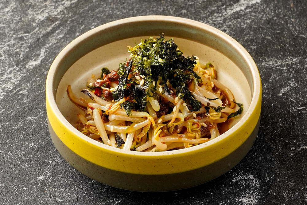 Appetizers with the Aroma and Texture of Vegetables and Seaweed